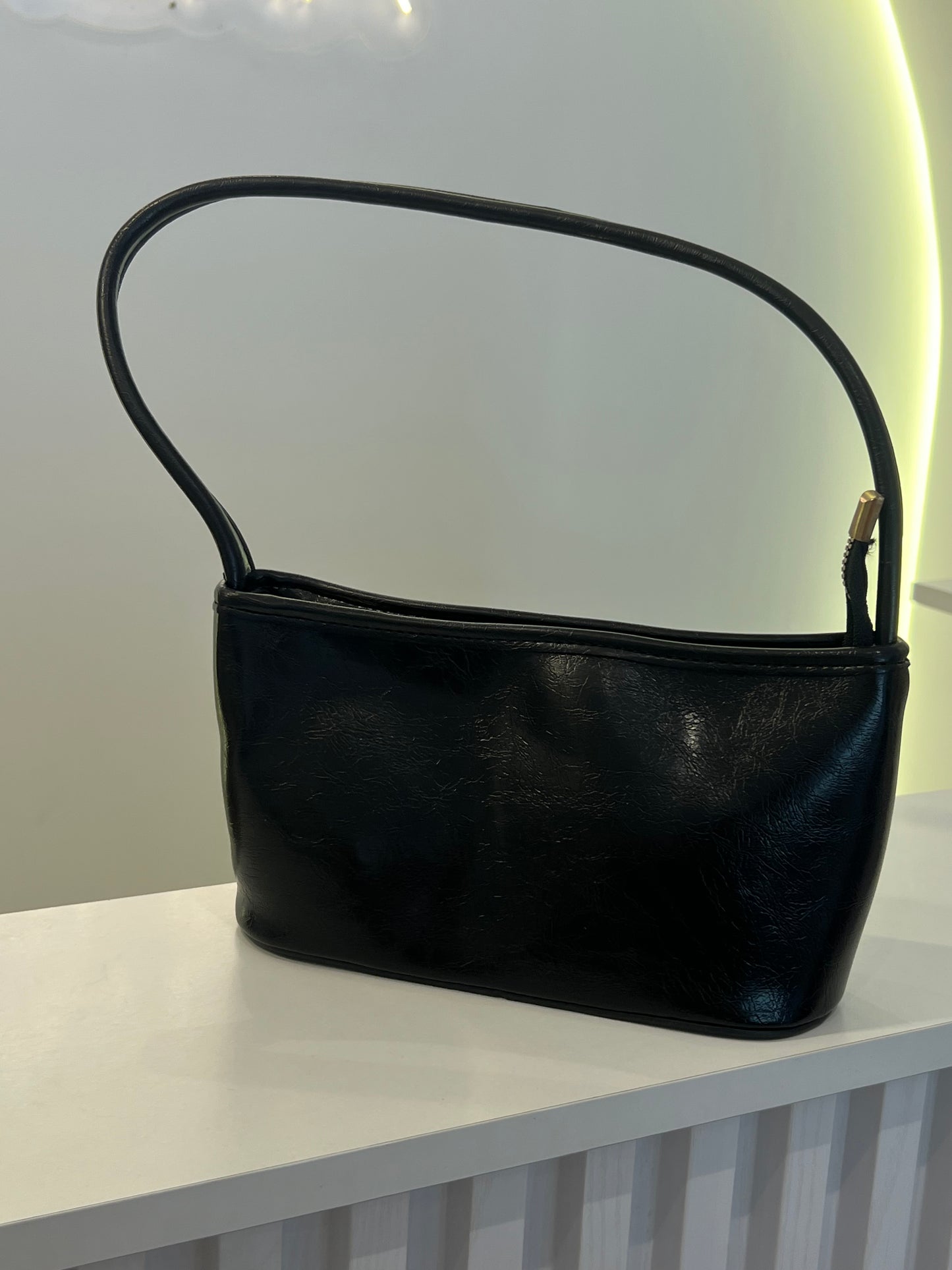 The Minimalist Shoulder Bag