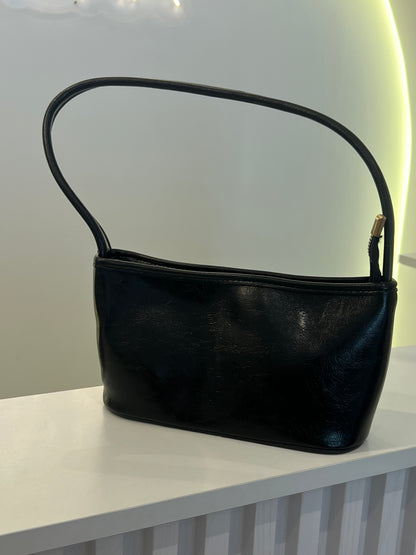 The Minimalist Shoulder Bag