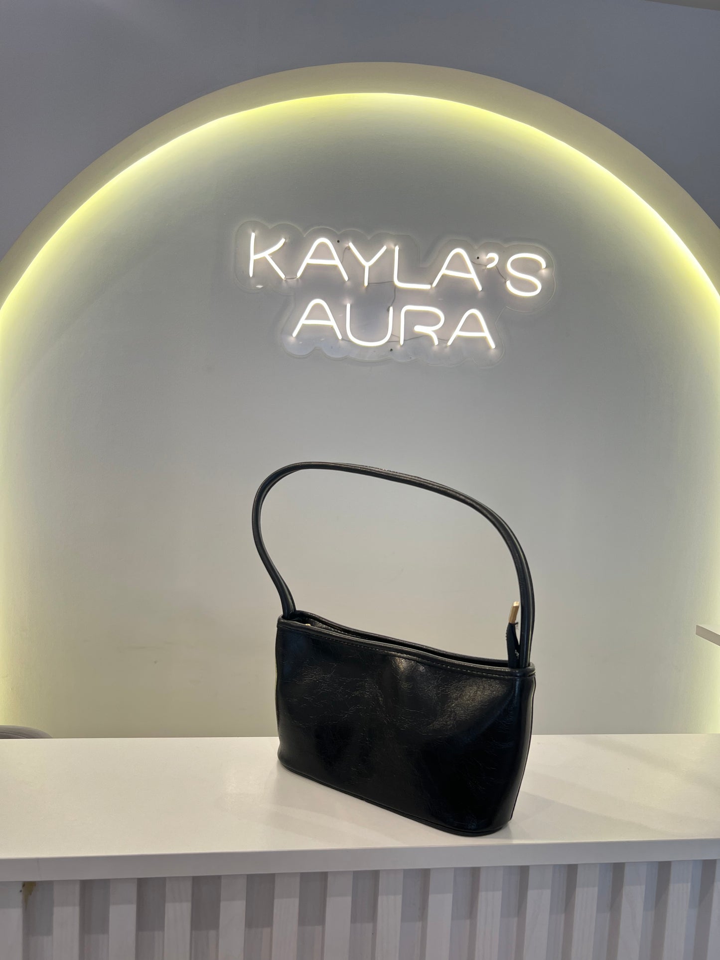 The Minimalist Shoulder Bag