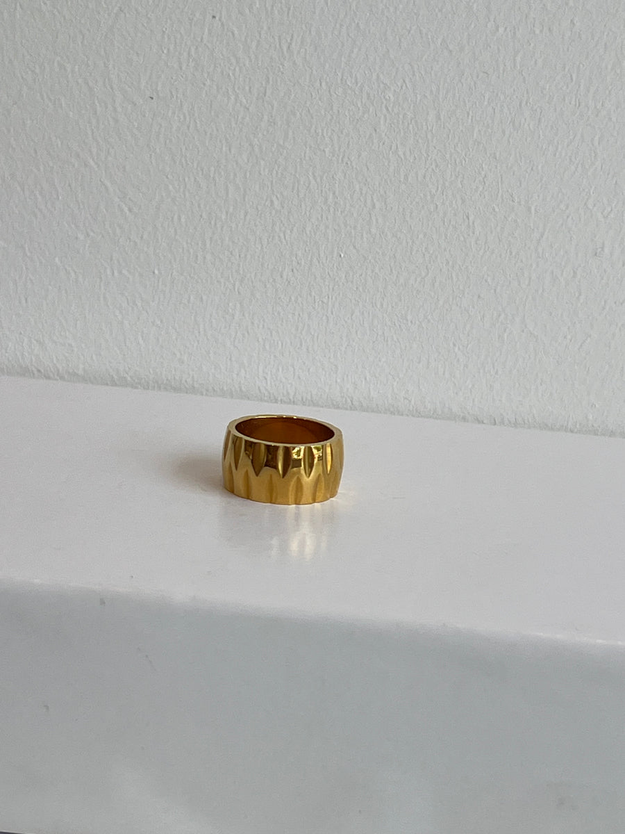 Majesty Ring