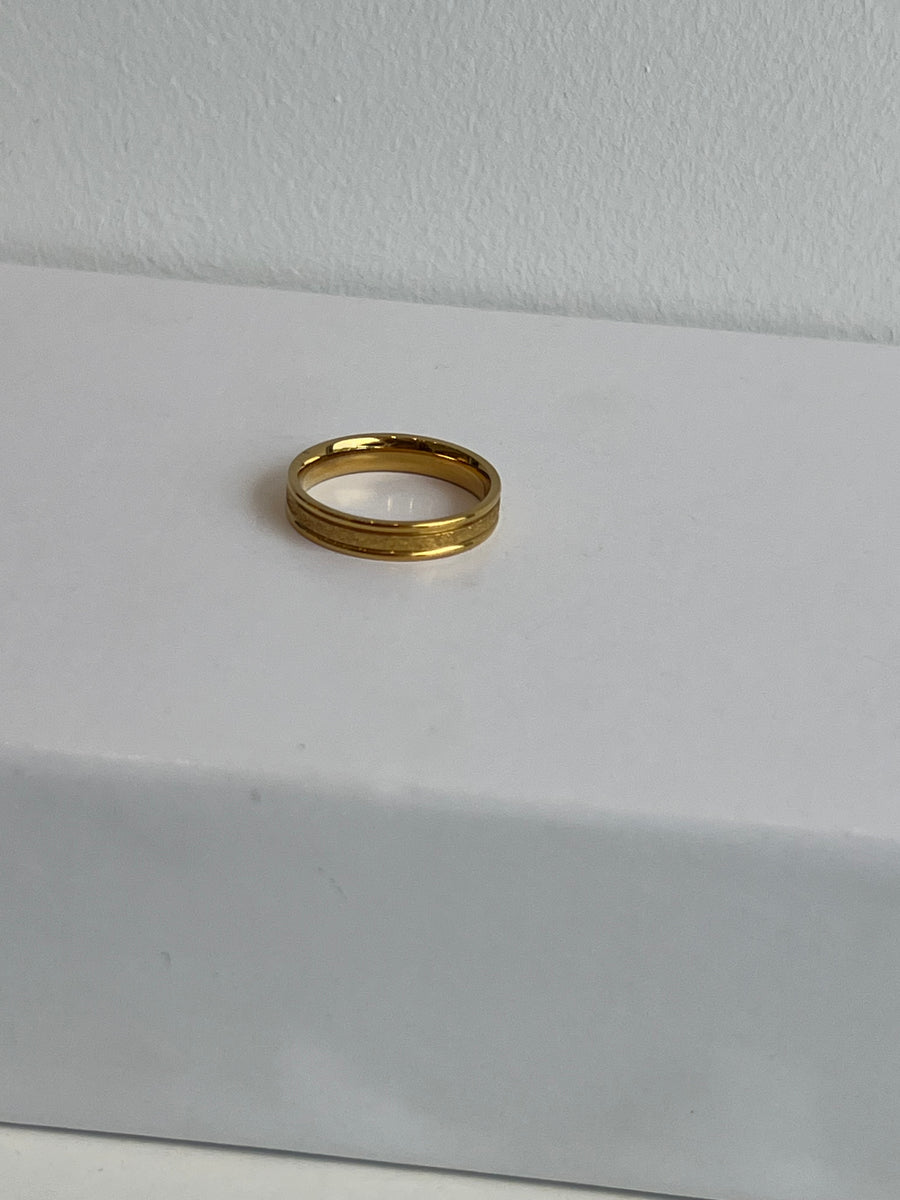 Glimmer Ring