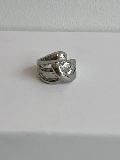 Intertwined Ring
