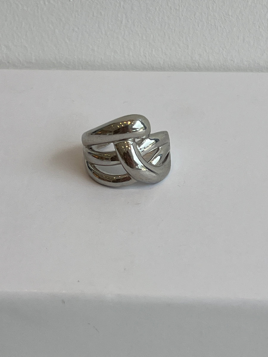 Intertwined Ring