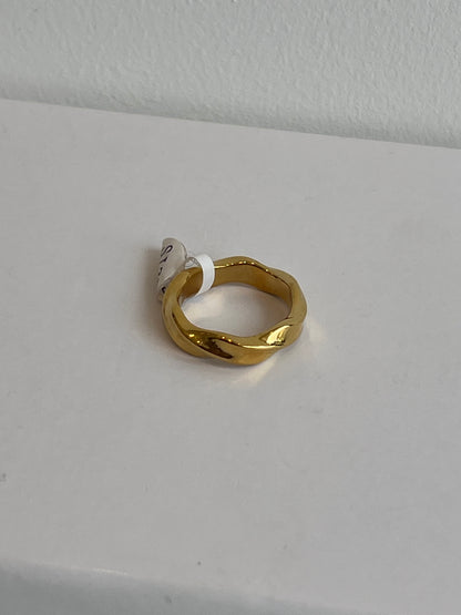Twisted Ring