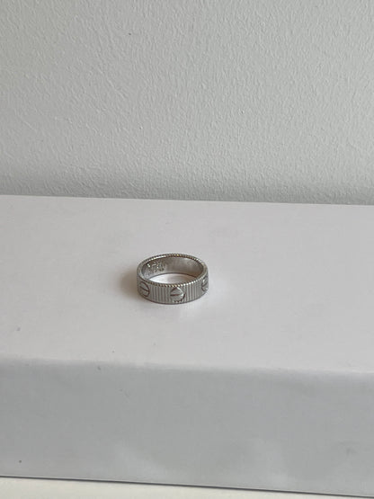 Sovereign Ring
