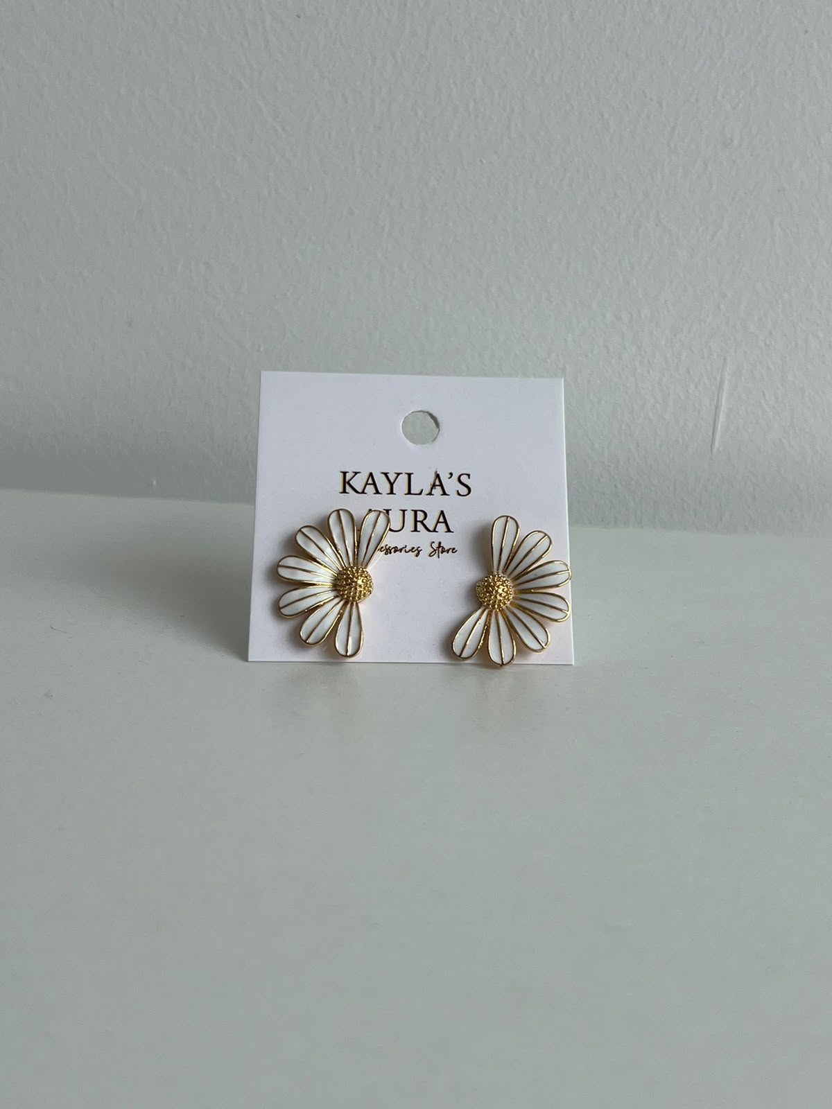 The Meadow Daisy Studs
