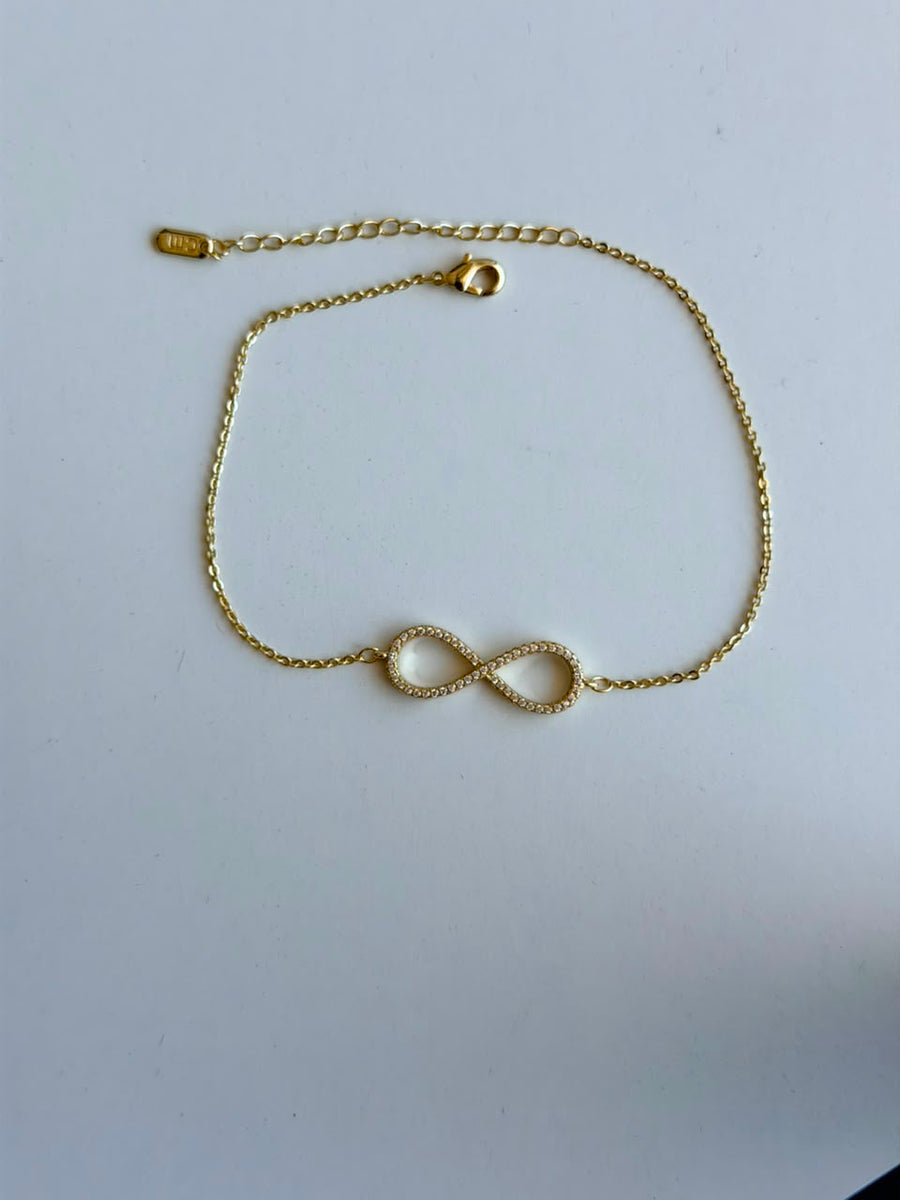 The infinity anklet